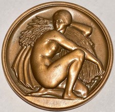 MÉDAILLE ART DÉCO Femme aux