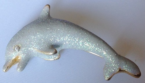Broche rétro dauphin couleur - rétro,