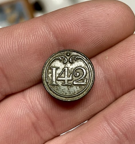 Rare bouton 142ème régiment