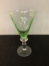 Verre calice vert clair en cristal de Portieux