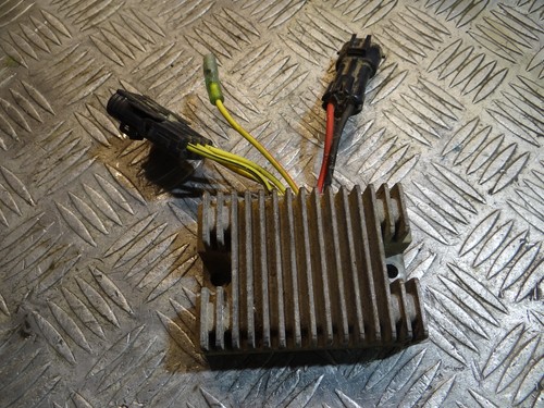 Regulateur tension quad - de,