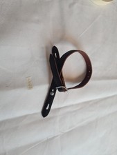 Très belle jugulaire pour