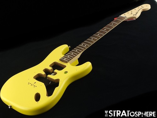 Fender tom delonge - fender,