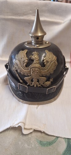 Casque pointe spikhelmet - casque, pointe,spikhelmet