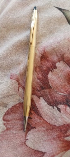 Stylo cross bille avec une - à,