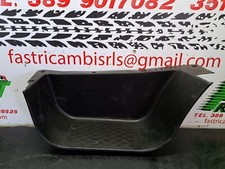 COUVRE-ESCALIER AVANT DROIT