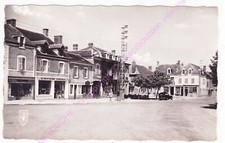 CPSM 03360 VALIGNY Place principale commerce alimentation générale voiture 