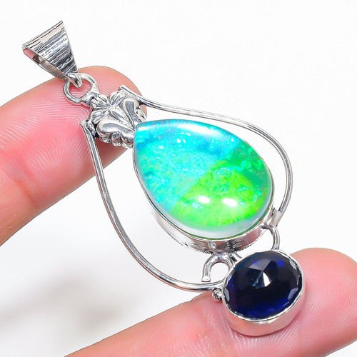 Pendentif pierre précieuse