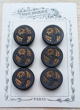 GRANDS  BOUTONS EN JAIS  NOIR ET OR  SUR CARTE   DIAMETRE 2,6 CM DEBUT 1900