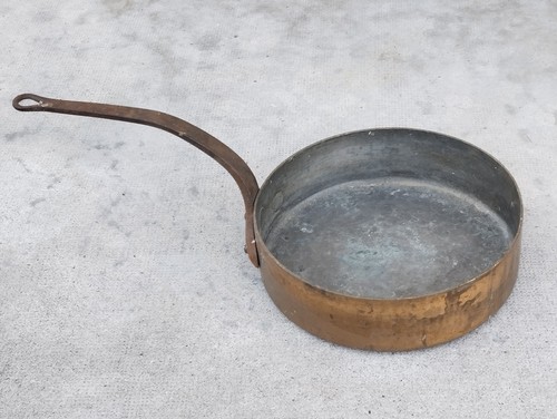 Ancienne grande casserole - ancienne,