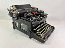 Machine à Écrire Ancienne -