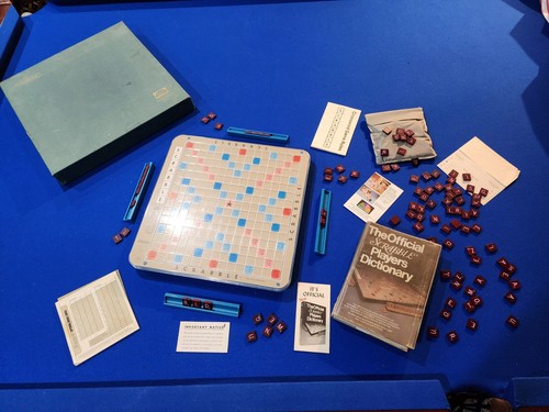 Scrabble deluxe edition 1977 - scrabble,