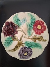Ancienne Assiette en Barbotine