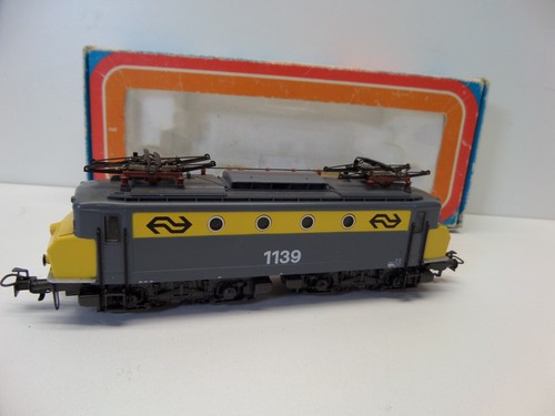 Locomotive train miniature - locomotive,