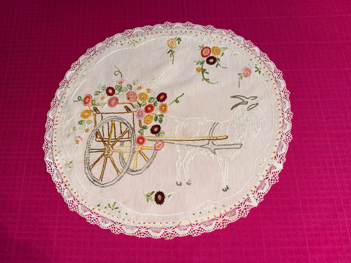 Napperon brodé époque art - brodé,