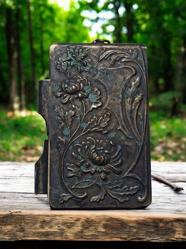 Ancien carnet métal - , gravé