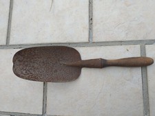 ancienne pelle à charbon