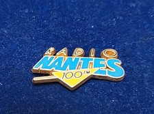 RARE PINS RADIO NANTES 100 FM