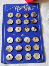 Plaque lot 24 boutons anciens vintage en nacre gris sur plaque 1,7 cm