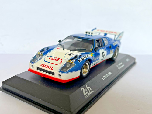 Voiture heures mans 1975 - 24,