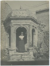 Arlésienne au Pavillon de la