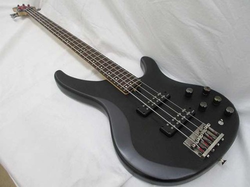 Guitare basse électrique
