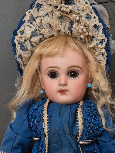 Petite poupée ancienne jumeau - petite,