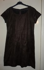 Robe cintrée courte marron