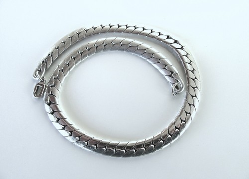 Collier ancien ras cou - ras, de