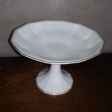 ANCIEN ET MAGNIFIQUE COMPOTIER SUR PIEDOUCHE EN PORCELAINE DE BOHEME **A VOIR**