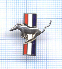 Pin's Badge vintage fin logo