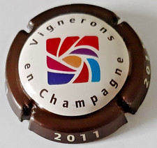 Capsule de champagne Vigneron en champagne 2011, contour marron N°4b