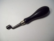 outil ancien d'armurier clé