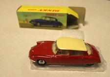 Citroën DS 19 rouge N° 530