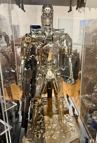 Hot toys the - terminator, t-800