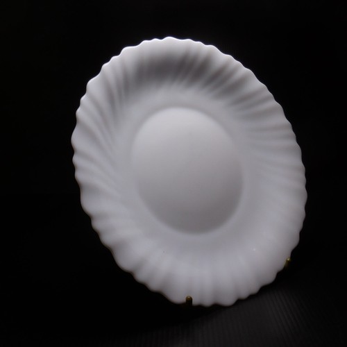 Assiette verre opalin - , opaque