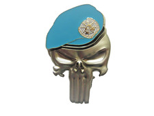 LES TROUPES FRANCAISES OPEX ONU (PUNISHER INSIGNE DE BERET DORE FOND BLANC)