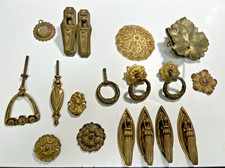 Anciennes poignées /pendeloque/pour commode meuble ( Vente du lot à identifier )