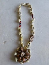 Cauries collier de - ,