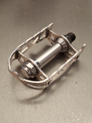 Lyotard right pedal aluminium - right,