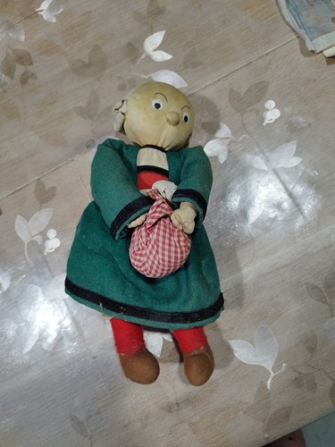 Ancienne bécassine poupée