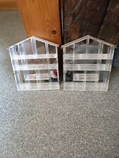 Paire de vitrine a accrocher a fond de glace .