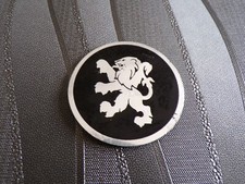 ANCIEN INSIGNE / PLAQUE VOLANT RESERVOIR POMMEAU AUTOMOBILE PEUGEOT BON ETAT