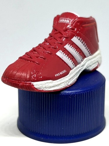 Mini figurine adidas sneakers - figurine,