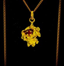 ⚜️ PÉPITE CORINNE EN OR 20/23K ?? PENDENTIF 23MM SERTI RUBIS 3,13 GR⚜️RÉF082