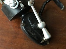 Ancien Moulinet de Pêche Mitchell 300 Antique Fishing Reel