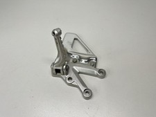 PLATINE REPOSE PIED DROITE APRILIA TUONO 1000 2006-2010