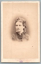 CDV 1870 Femme au bijou Deuil en Jais Photo Ancienne Woman w/ Mourning Jewelry
