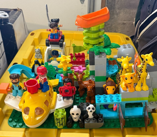 118 pieces lego - pieces, world