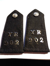 paire de pattes d'épaules